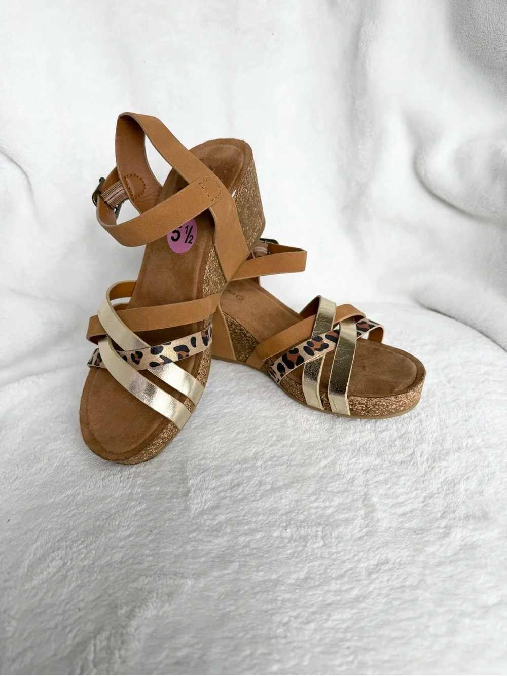 Andiamo Women’s Tan Wedge Sandals with Gold and Leopard Accents Size 5.5 New